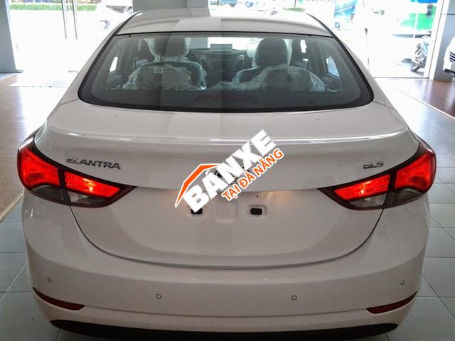 Bán ô tô Hyundai Creta 1.6 số sàn Đà Nẵng, xe màu trắng, nhập khẩu
